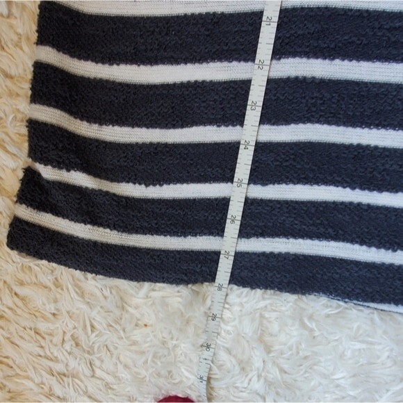 Ava&Viv Womens Blue Striped Vneck Longsleeve Sweater size 1x - Picture 7 of 8